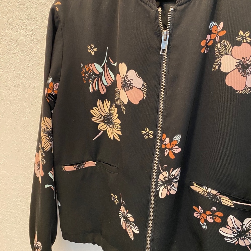 WhoWhatWear Flower Bomber Jacket - Picture 4 of 5
